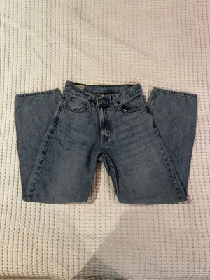 Classic Women’s Levi’s Jeans thumbnail 3