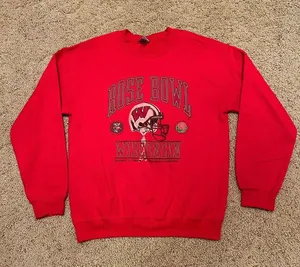 National Collegiate Athletic Association ‼️Wisconsin Badger Rose Bowl Crewneck Sweatshirt‼️ thumbnail 1