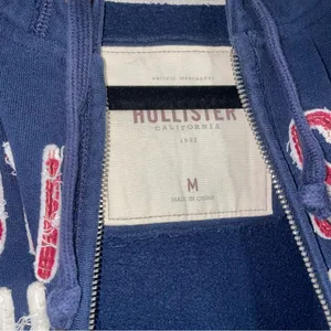 Hollister Y2K Navy Blue Zip-Up Hoodie Sweater Women Size M Embroidered Logo thumbnail 4