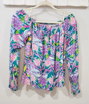 Lilly Pulitzer Lana Top Turtle Wave Size S thumbnail 1