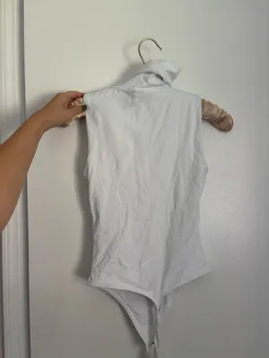 Aritzia Babaton Bodysuit Contour turtleneck sleeveless thumbnail 4