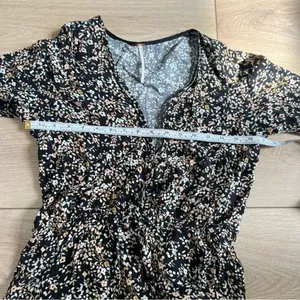 Free People Floral Romper Shorts Deep V-Neck Size Medium Black White Bell Sleeve thumbnail 8