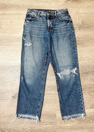 •EXPRESS• HIGH RISE STRAIGHT ANKLE JEANS thumbnail 1