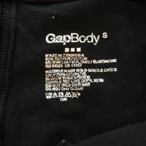 Gap Black Workout Legging Capris thumbnail 3