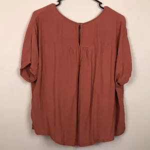 Madewell Women’s Rust Orange Pleated V-Neck Keyhole Back Short Sleeve Blouse thumbnail 5