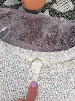 H&M Sweater thumbnail 2