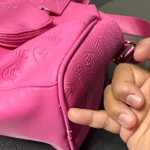 JUICY COUTURE Hot Pink Embossed Shoulder Weekender Bag & Small Coin Purse thumbnail 10
