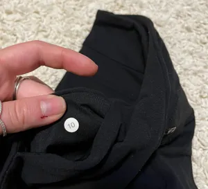 Lululemon Black Cropped Leggings Size 10 thumbnail 3