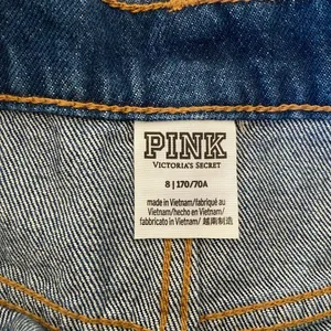 NWOT | Victoria’s Secret PINK women’s denim shorts —‎ size 8 thumbnail 4