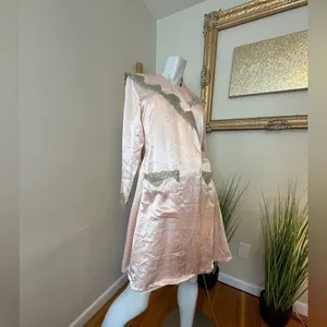 Victoria’s Secret 2nd Skin Liquid Satin Regency Robe Chantilly Lace Rare PS VTG thumbnail 3
