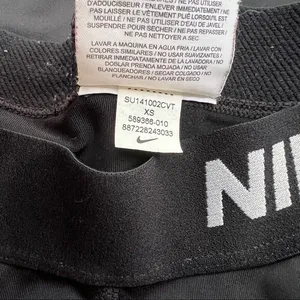 Nike Pro Crop Dri-fit Leggings in Black Size XS XSmall Logo‎ Compression thumbnail 5