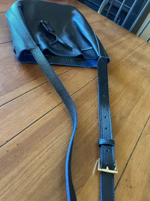 Gigi New York black leather bucket bag with crossbody strap thumbnail 5