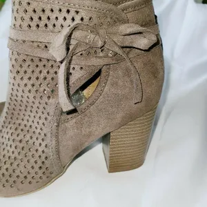 Altar'd‎ State Perforated Shoe Bootie Size 7 thumbnail 2