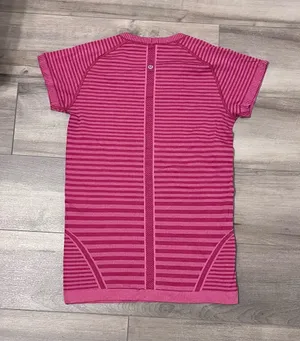 Lululemon Swiftly Tech Short Sleeve thumbnail 2