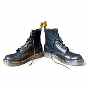 Dr. Martens 1460 Black Patent Leather 8-Eye Combat Boots Women’s US 8 EU 39 thumbnail 4