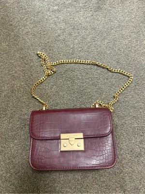 Burgundy Charles & Keith Croc-Effect Boxy Chain Strap Bag thumbnail 2