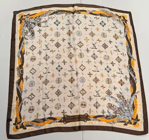 VINTAGE | Classic, square scarf Multiple thumbnail 9