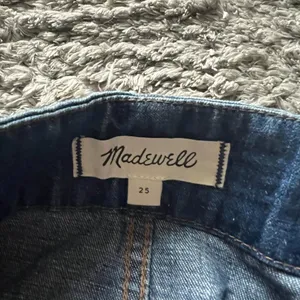 Madewell - Rigid Denim Zip Midi Skirt‎ in Farley Wash - Size 25 thumbnail 5