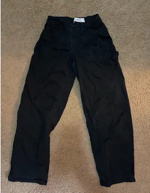 Hollister Low-Rise Taper Baggy Cargo Pants thumbnail 2