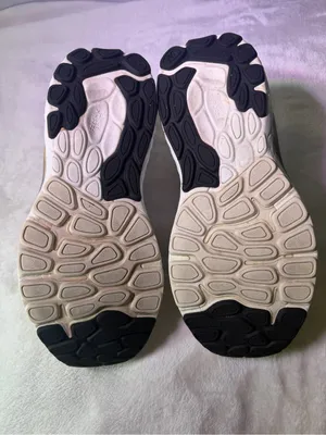 New Balance Women's White and Gold Athletic Running Shoe thumbnail 9