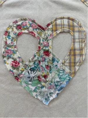 Women's Easel Plaid Floral Print Peach Heart Patched Top M/L thumbnail 4