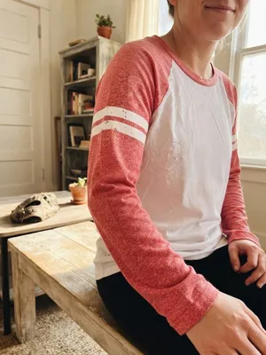 Heathered Red Sleeve Baseball Tee White Size 14 thumbnail 2