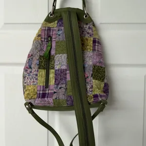 Donna Sharp Quilted Patchwork Sling Backpack Green Purple Floral Convertible Bag thumbnail 5