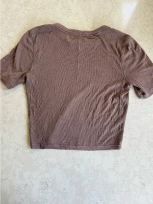 Lululemon Ribbed Crop Top thumbnail 3