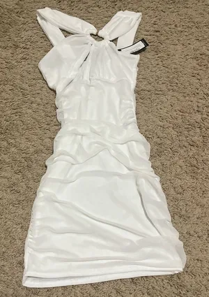 Elegant White Dress thumbnail 1