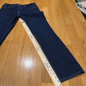 Levi's women’s 724 high rise straight jeans size 30. thumbnail 3