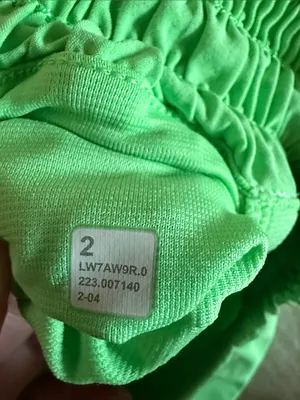 Lululemon Hotty Hot Shorts Low Rise 2.5” Lime Green Women’s Size 2 thumbnail 7