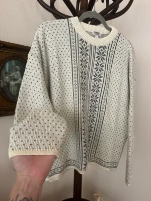 Vintage Crewneck Wool Blend Knit Sweater thumbnail 2
