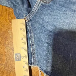 Zara The Skinny Denim Shorts Medium Wash Blue Raw Hem Womens Size 10 EUR 42‎ thumbnail 7