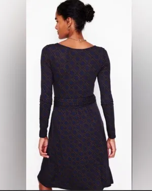 Boden Amelie Navy and Brown Geometric Print Long Sleeve Jersey Dress with Pockets thumbnail 2