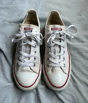 White Low-Rise Converse thumbnail 1