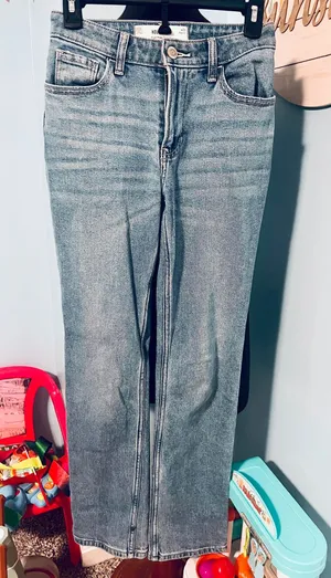 Hollister High Rise Straight Jeans, Size 000R/23 thumbnail 1