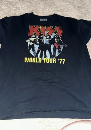 Kiss T-Shirt Walmart thumbnail 1