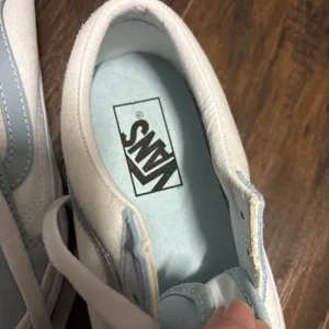 Vans Women's Winter Sky/True White Old Skool Low-Top Sneakers Size 6 NWOT thumbnail 3