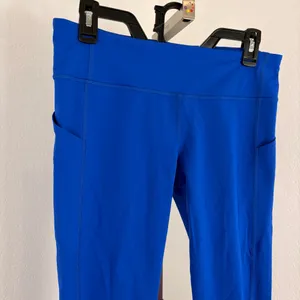 Lululemon cobalt blue cropped leggings thumbnail 2