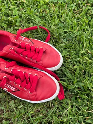 GUESS Women’s Red Logo Low Top Sneakers Size 6.5M thumbnail 3
