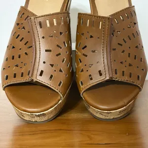 Mudd‎ Womens Khloe Cognac Brown Laser Cut Cork Wedge Platform Sandals Size 8.5 thumbnail 4