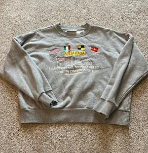 Crewneck thumbnail 1