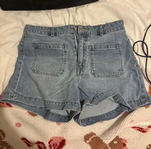 H&M Jean Shorts thumbnail 1