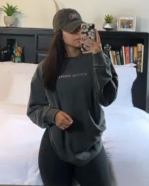 KKFit strong roots long sleeve sweater and cap thumbnail 5