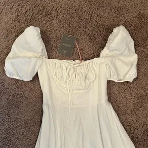 ‼️House of CB Tallulah White Puff Sleeve Midi Sundress‼️ thumbnail 3