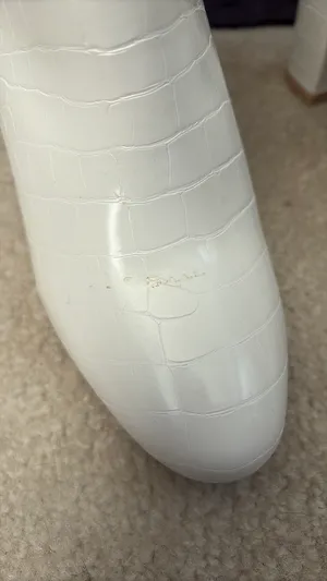 Pretty Little Thing White Boots thumbnail 6