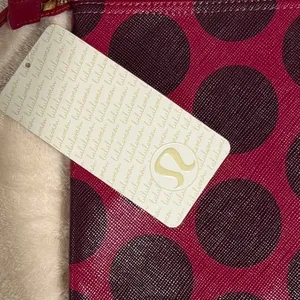 Lululemon In The Present Pouch Deep Ruby Bordeaux Drama Polka‎ Dot W9M61S NWT thumbnail 16