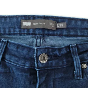 Levis‎ Jeans Womens 6/28 Slight Curve Mid Rise Slim 30x30 Stretch Denim thumbnail 3
