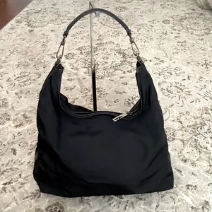 Authentic GUCCI hobo bag 🌹🌹🌹 thumbnail 2