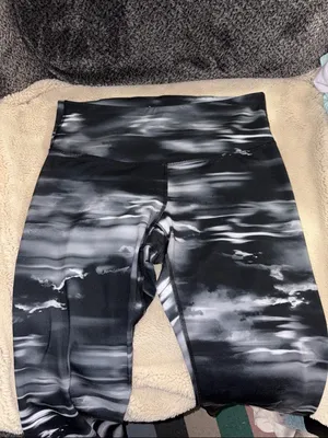 Old Navy Active Go-Dry Capris, XL thumbnail 2